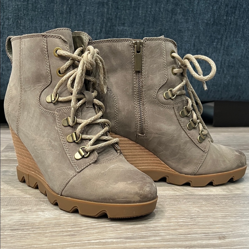 Stylish Tan Wedge Ankle Boots